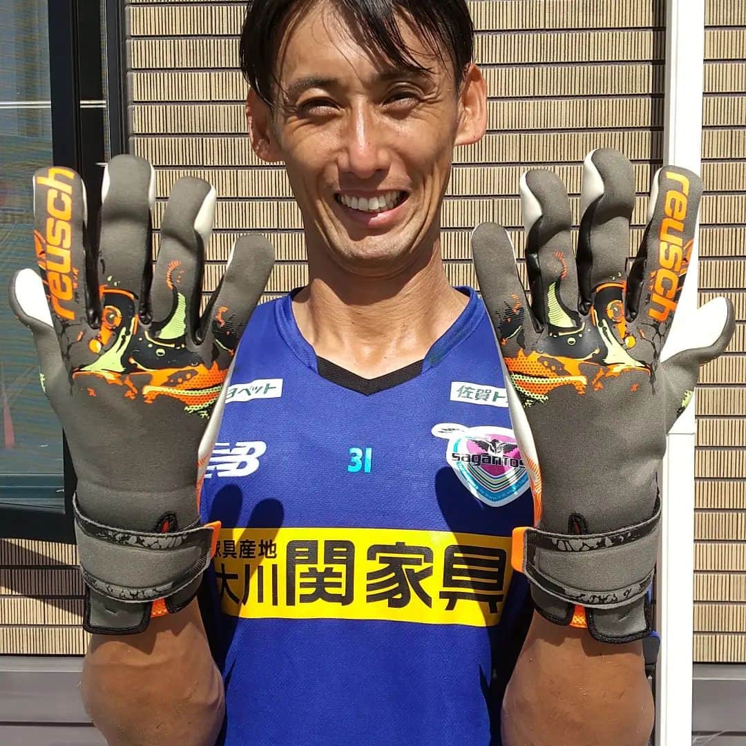 岡本昌弘のインスタグラム：「reusch新作ワールドカップモデル！ これめちゃくちゃいいです。 最高のグローブっす！」
