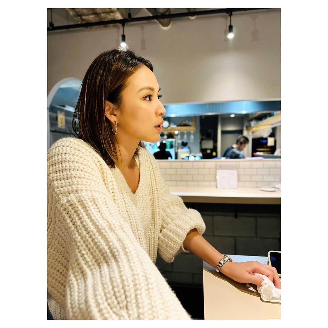 のインスタグラム：「🍷🤍🍕」