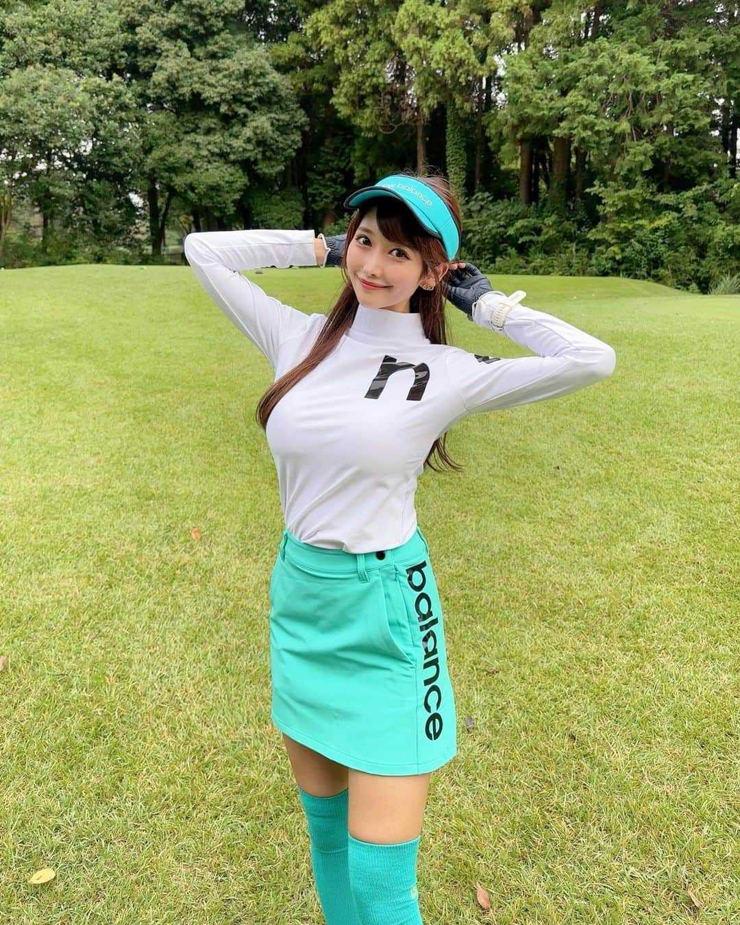 のインスタグラム：「. 🍀🤍✨ . ミントグリーン？エメラルドグリーン？ なんとも絶妙なカラーがかわいいウェア💚 バイザーとソックスもグリーン合わせしたよ☺️🌱✨ 全身 @newbalancegolf_japan 🍀 . ゴルフ場は はじめましての ワンウェイゴルフクラブ⛳️ スルーのみのコースで、サクサク行けて楽しかったな😆✨ お昼休憩無いとむり〜とか思ってたけど 慣れるとスルーが楽だし早くてハマる🥺🌷 . . #ゴルフ女子#ゴルフ#ゴルフウェア#ワンウェイゴルフクラブ#ニューバランス#ニューバランスゴルフ#golf#golfwear#golfgirl#golfclub#golflife#golfcourse#newbalance#newbalancegolf」