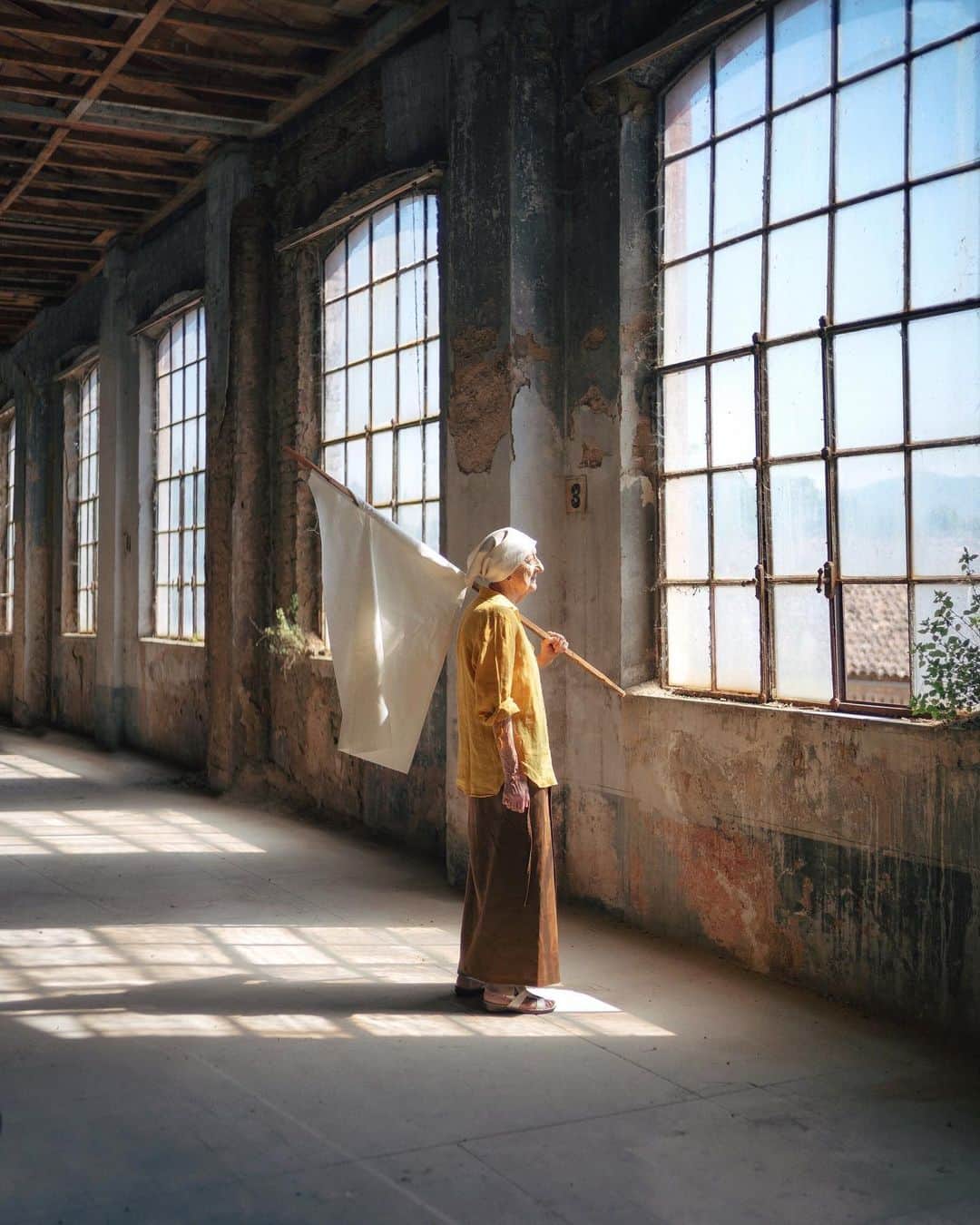 Simone Bramanteのインスタグラム：「{ Paper Mill Portraits } • This weekend was the inauguration of the exhibition of my artistic residence in Fabriano.  It was very exciting to see the people I portrayed in the now empty historic factory.  Each story is a value of the relationship between the locals and the factory.  These photos with the entire work are visible this month at the exhibition at @fondazione_fedrigoni_fabriano in Fabriano.  Grazie a tutte le persone che sono venute a vedere il mio lavoro!   Thanks to the curators @umberto_giovannini  @beatricelevorato   and the videomaker @jacoponannibartolucci   #imaginarymagnitude #photocinematica #oftheafternoon #naturelovers #oldtonecollective #lensculture #exploreobserveshare #agameoftones #subjectivelyobjective #noicemag #thisveryinstant #archivecollectivemag #myfeatureshoot #hippomag #fadedaesthetics #artofvisuals #solarcollective #rentalmag #moodmagic #stademagazine #gamutmag #thedreamersplace #takemagazine #negativemag #thinkverylittle #oblivionmagazine」