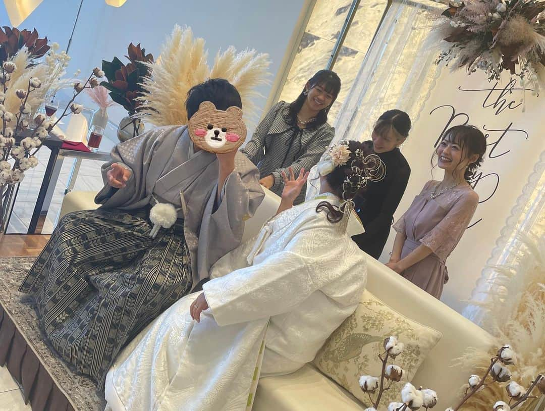 怜花さんのインスタグラム写真 - (怜花Instagram)「さりかちゃんの結婚式...！💒♡  大袈裟じゃなくディズニーにいる気分になったりLIVEにいる気分になったり、、、びっくりする演出盛りだくさんでほんとめちゃくちゃ楽しかった！！！！！😍💕 さすがさりかちゃんすぎる👏🌼 そしてお二人がみんなから愛されてるのを感じる素敵な結婚式でした🥺✨✨✨  まなちゃんかおりちゃん、さりかちゃんと久しぶりに踊れて嬉しかった☺️♡♡♡ めちゃくちゃ緊張して膝ガクガクだったけど(笑) ありがとう！！  さりかちゃん可愛いくて綺麗だった....！！😭👰💘 本当におめでとう！！🥹✨  これからもよろしくね♡」11月15日 22時27分 - reika_0419