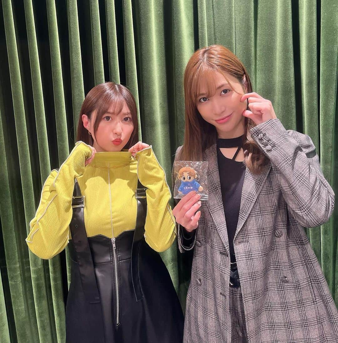 成瀬心美さんのインスタグラム写真 - (成瀬心美Instagram)「♥️  本日21時から放送の TBSラジオ 【上野クリニックpresents 成瀬心美ぷるるんhoneyトラップ】  3週続けてのゲスト様は  ˗ˏˋ 大島麻衣  ˎˊ˗さんっ✨  なんてことでしょう🥺✨ こんなことが起きていいのでしょうか、、  麻衣さんが来てくださるなんて❣️  なんか前日からうまく眠れなくて 収録もなんだか手がぷるぷる 震えてしまいました！！  大好きな私の青春の方ですっ🤭♡  でも会うなり本当に優しくて お話もとっってもタメになることばかりで 早くまた放送聴きたいです私も🤣笑  なんて言うんでしょう。  本当にカッコよくて こんな風になりたいなぁと ハッとさせられる時間でした🥰  またどこかでお会い出来るように 頑張るぞー！ そして 女を磨きますっ😏✨  うえの君人形 プレゼントさせていただきました😘笑  #radio #TBSラジオ #ぷるるん #大島麻衣 さん #成瀬心美」11月15日 15時04分 - coco3ndazo