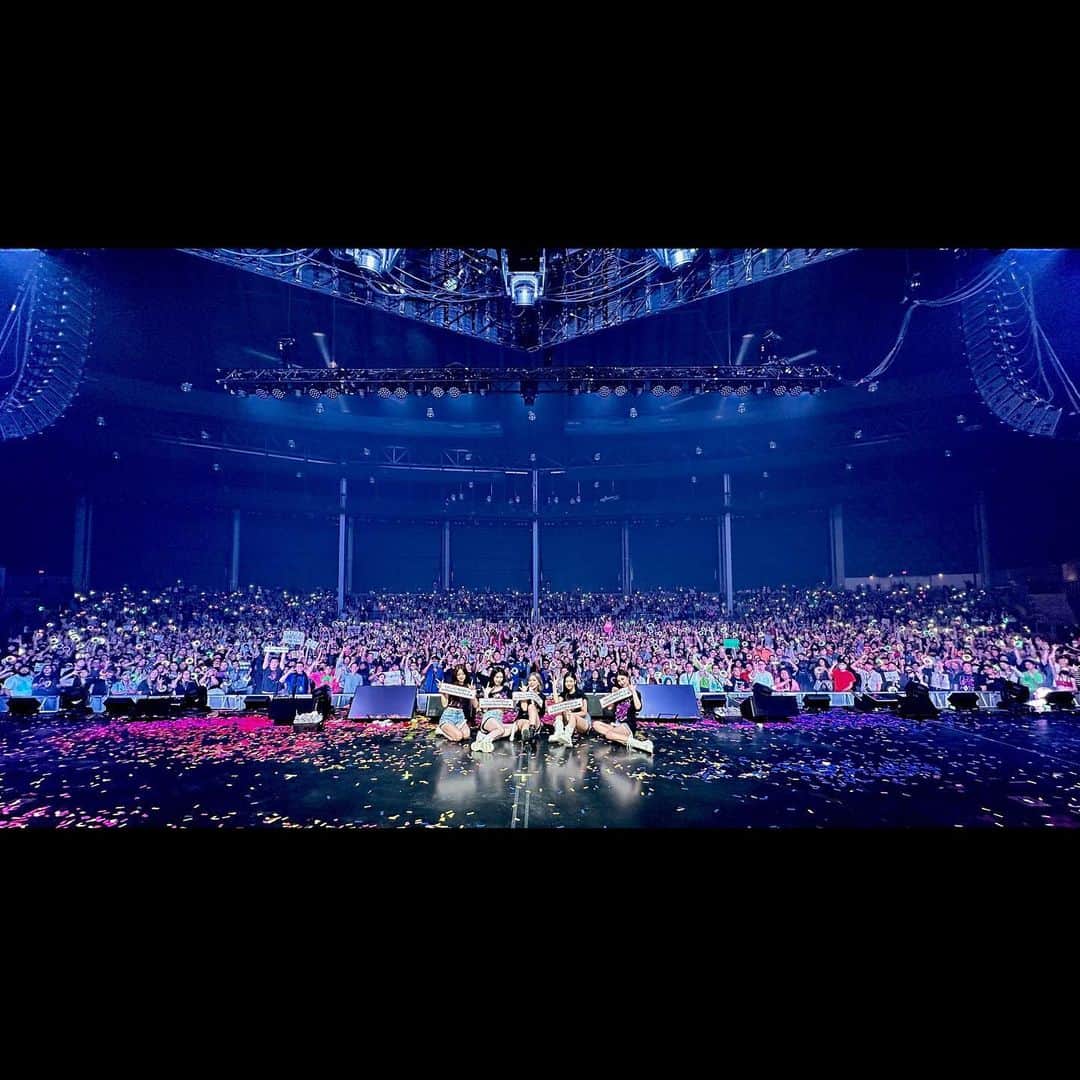 ITZYさんのインスタグラム写真 - (ITZYInstagram)「ITZY THE 1ST WORLD TOUR <CHECKMATE> in #US  Thank you so much US MIDZY🫶 We will never forget your support and love💕  #ITZY #MIDZY #ITZY_WORLD_TOUR  #LA #PHOENIX #DALLAS #ATLANTA #CHICAGO #BOSTON #NEWYORK」11月15日 15時32分 - itzy.all.in.us