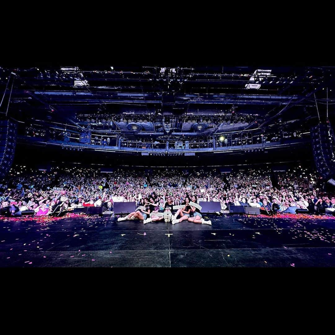 ITZYさんのインスタグラム写真 - (ITZYInstagram)「ITZY THE 1ST WORLD TOUR <CHECKMATE> in #US  Thank you so much US MIDZY🫶 We will never forget your support and love💕  #ITZY #MIDZY #ITZY_WORLD_TOUR  #LA #PHOENIX #DALLAS #ATLANTA #CHICAGO #BOSTON #NEWYORK」11月15日 15時32分 - itzy.all.in.us