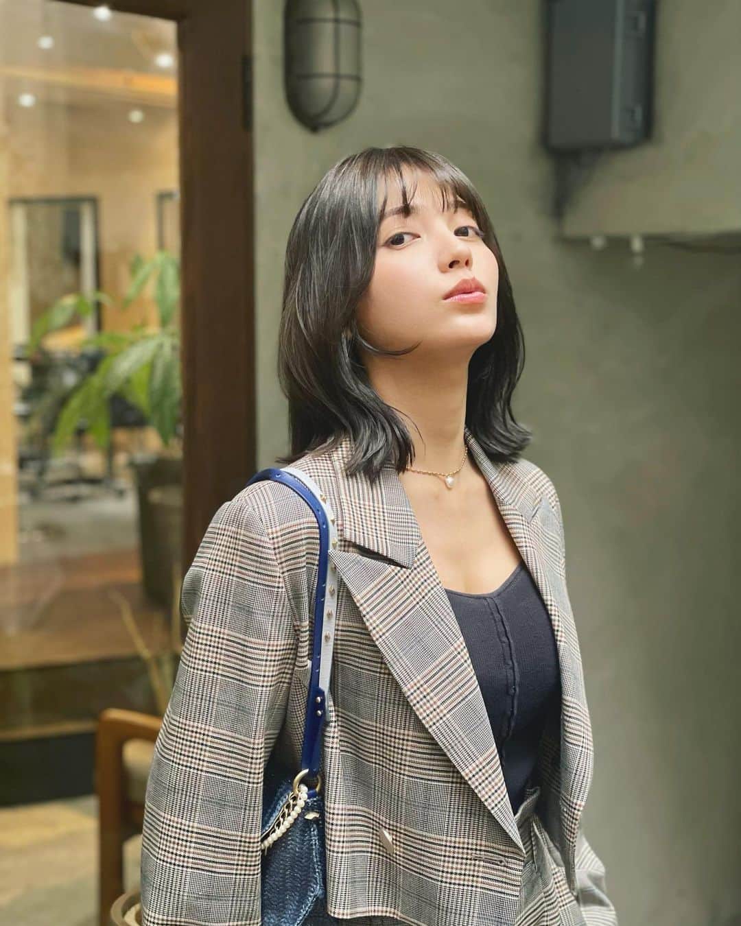 のインスタグラム：「👸🏻   I got the best hair color. It feels like autumn, right?🍂  @ami_yard ありがーと🤭  #ポートレート #newhair」