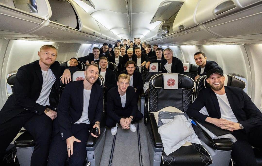 のインスタグラム：「Afsted mod VM ✈️🇩🇰」