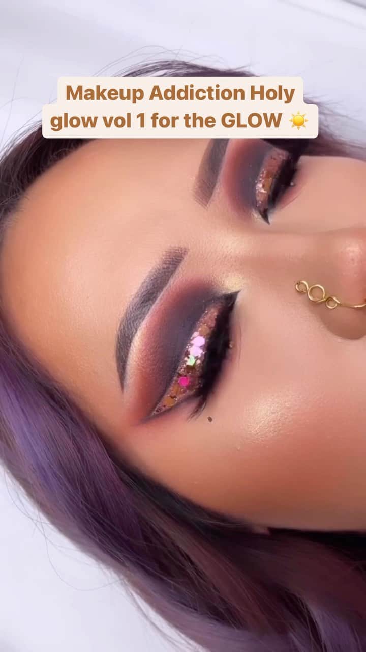 Makeup Addiction Cosmeticsのインスタグラム：「Always trust the process! 😱  Our Holy glow vol 1 highlighter palette finished off the look perfectly by @valpham 😍😍😍 What do you guys think?  #runsandaddstocart #highlighterpalette」