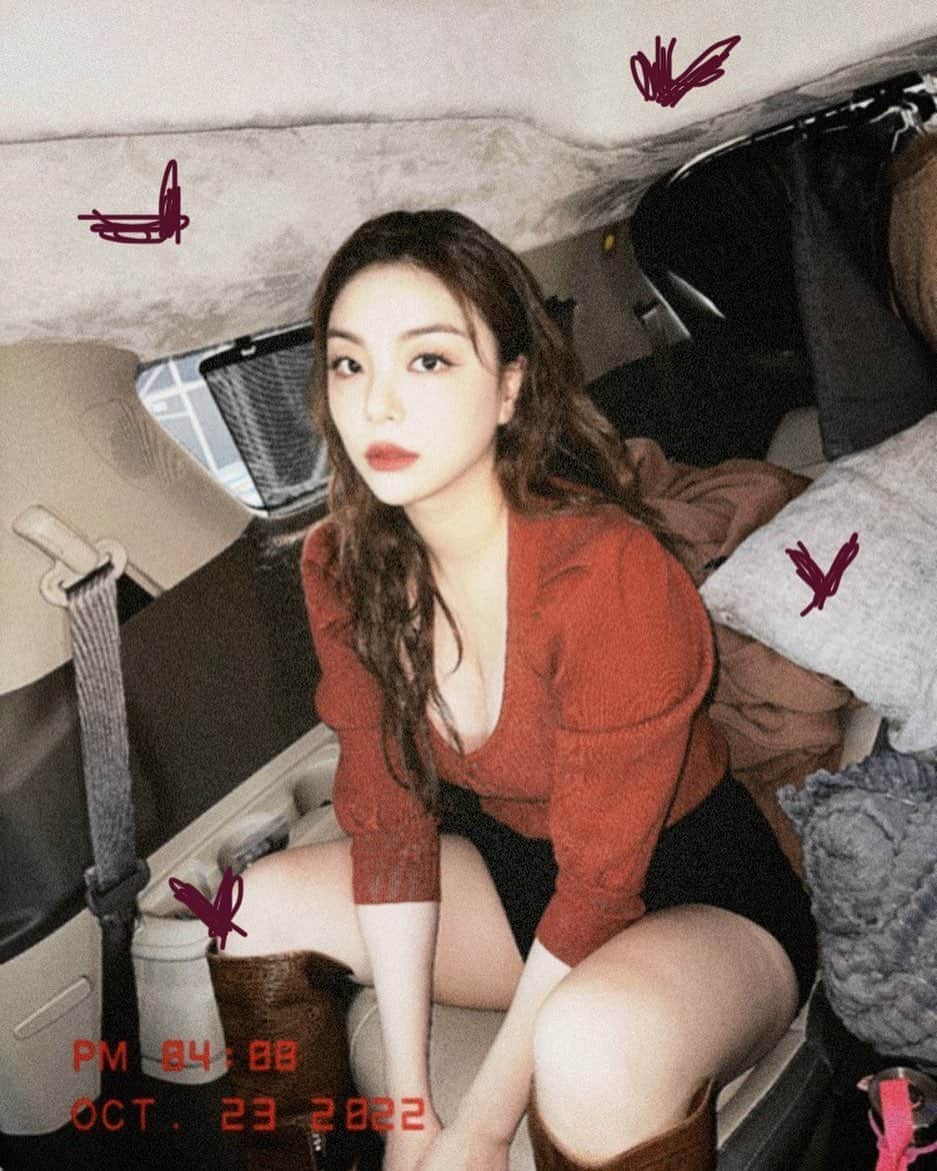 エイリーのインスタグラム：「하트 그려 주고 싶었는데… 그냥 낙서 같음… 아무튼 보고싶어 내 사랑들~~~ 🤎」