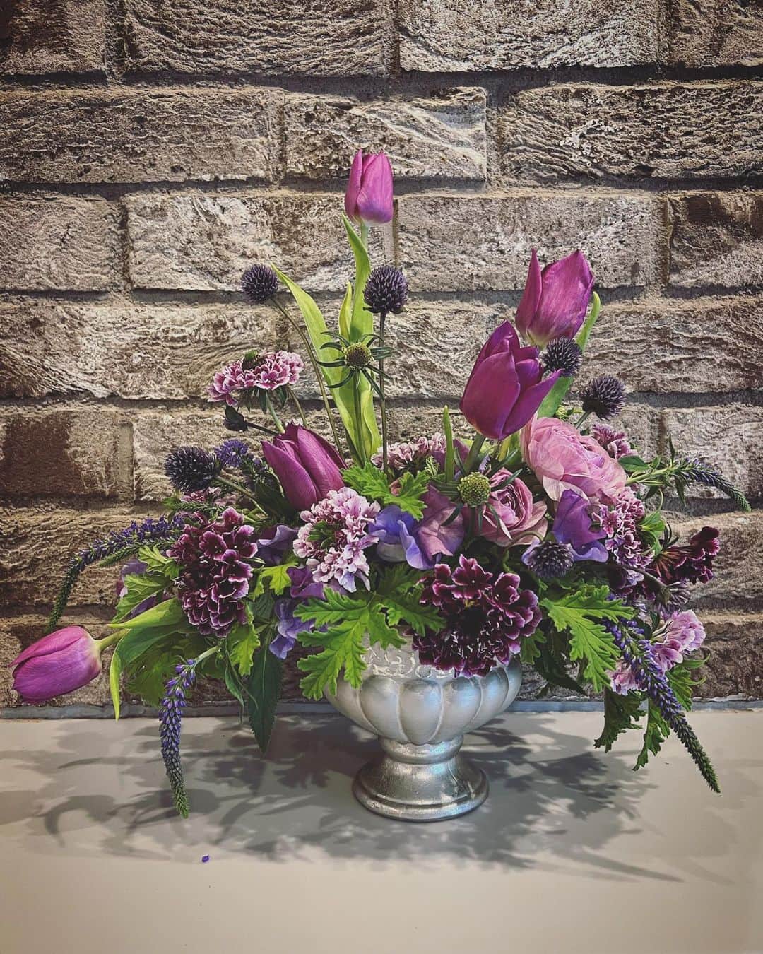 畑野ひろ子のインスタグラム：「@willgarden_official  lesson  #flowers #arrangement #purple #lesson #willgarden #wg」