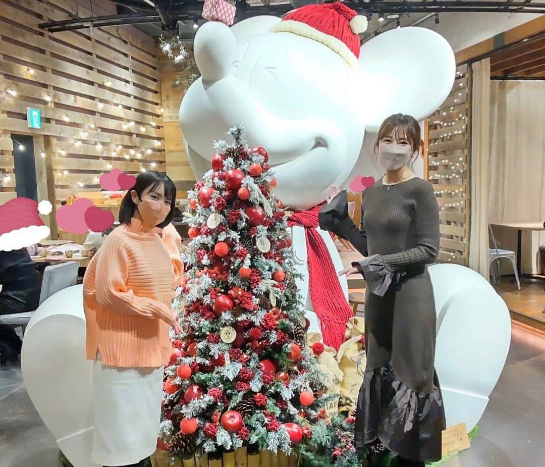 與猶茉穂のインスタグラム：「きょうはずっと会えていなかったみきさんに久しぶりに会えました🥰  みきさんとお話しするとホッとします😌  みきさんとみっきーと🎄🎁」