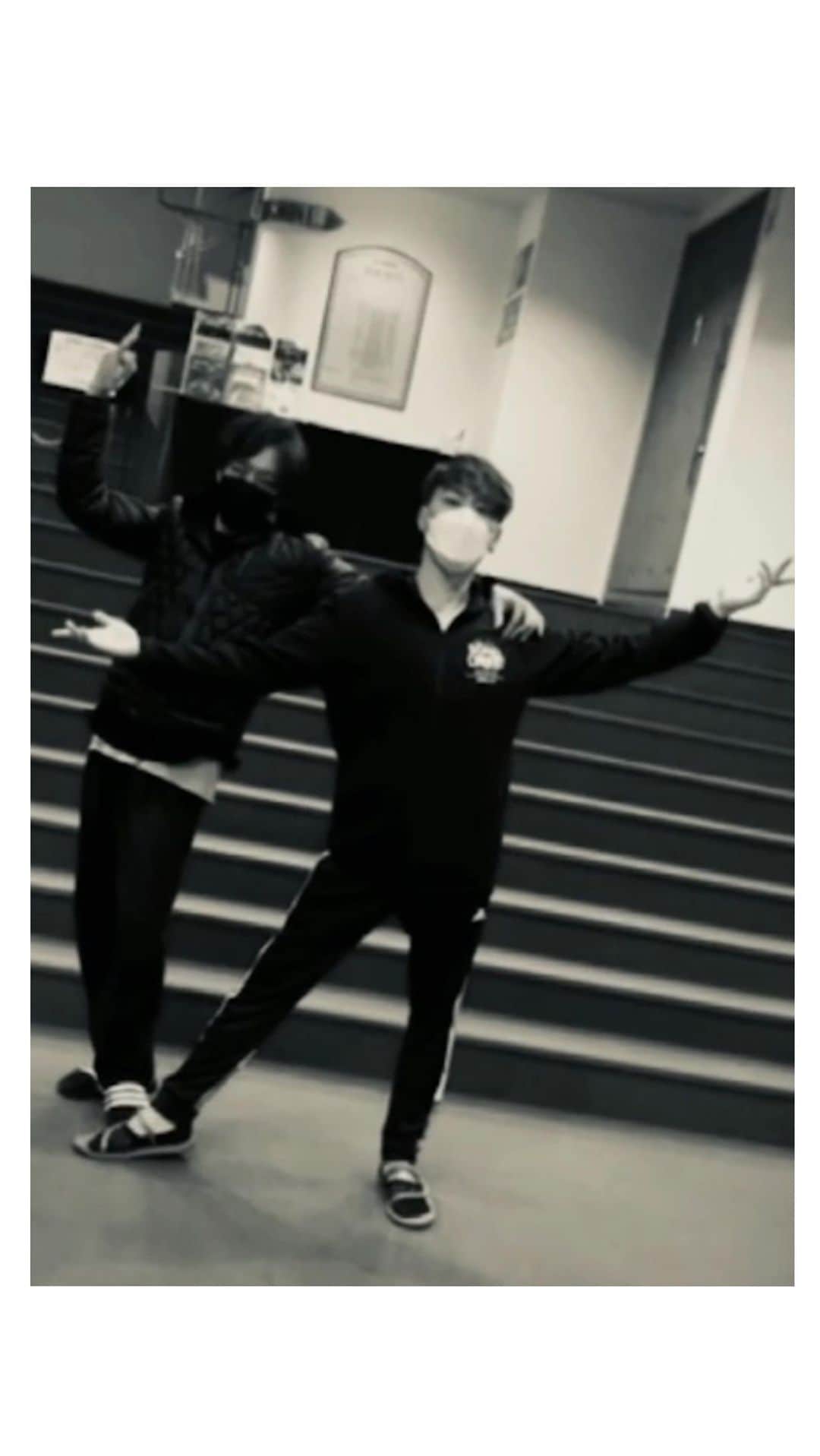のインスタグラム：「.  『Dramtic Musical Collection』  明日から初日！！  Cinema ver、French verの日替わり公演  劇場でお待ちしております！  撮影: @shin_h1113   #DMC #東山義久」