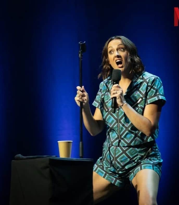 セレステ・バーバーさんのインスタグラム写真 - (セレステ・バーバーInstagram)「2022 has been big.   I filmed my 80th show last night at The Sydney Opera House, it was fucking epic. Im pumped for you guys to see it.」11月15日 20時37分 - celestebarber