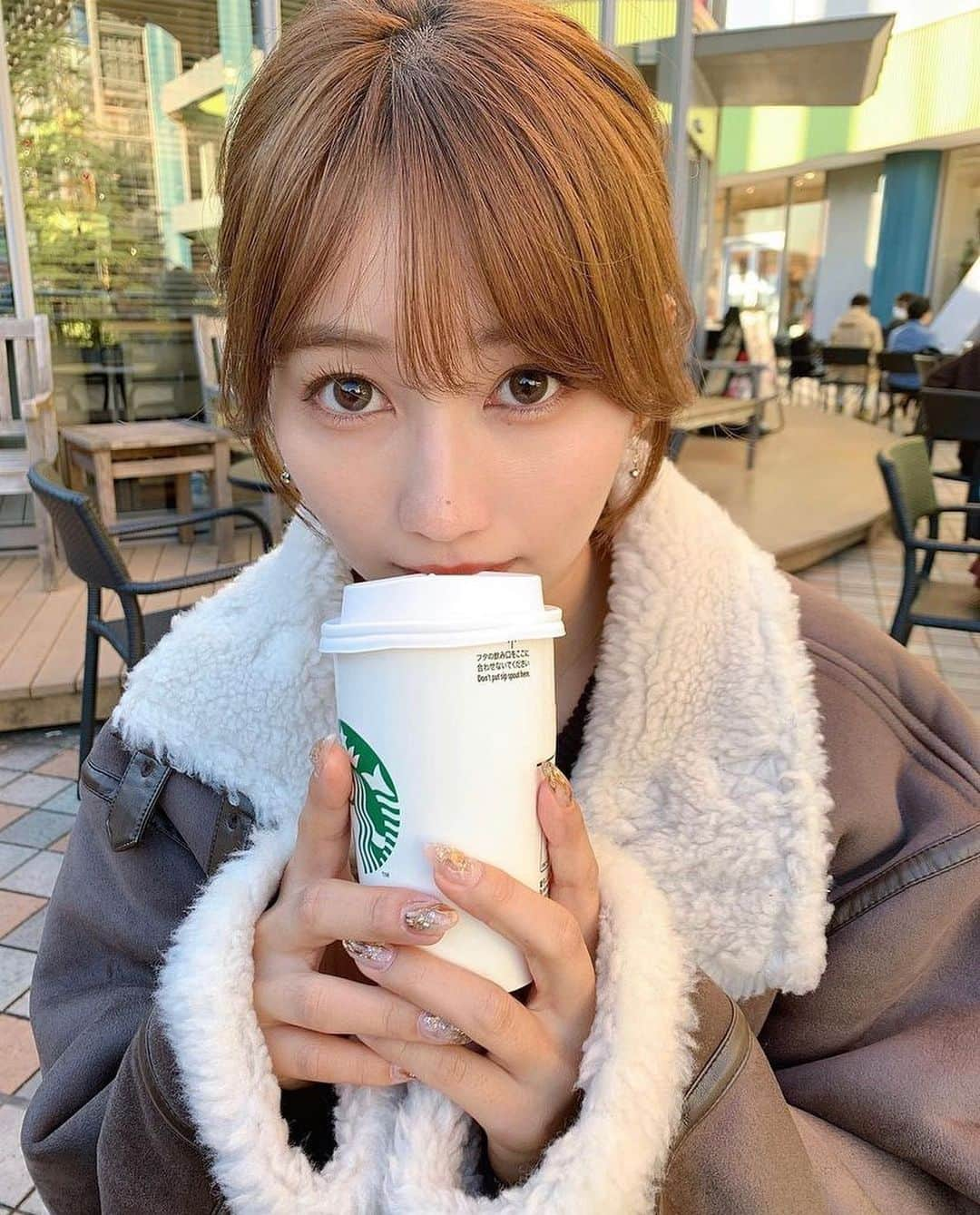 美女美容事情さんのインスタグラム写真 - (美女美容事情Instagram)「《スタバで一休み☕️✨》⁠ *⠀⠀⠀⠀⠀⠀⁠⠀⁠⠀⁠⠀⁠⠀⁠ 今回ご紹介させて頂きますのは!!👀❤️⁠⠀⁠⠀⁠⠀⁠⠀⁠ 細沼紗花さん<@sayaka_hosonuma> の素敵なお写真📸⠀⁠⠀⁠⠀⁠ *⠀⁠ 暖かそうな革ジャンがかわいいですね🧡✨ こんな美女がカフェにいたら見惚れてしまいますね😍💕 *⠀⁠⠀⁠⠀⁠⠀⁠⠀⁠ 細沼紗花さん<@sayaka_hosonuma> 素敵な投稿をありがとうございました☺️📸✨⠀⁠ 細沼紗花さんのアカウントには他にも素晴らしい投稿が沢山ありますので是非覗いてみてくださいね💁‍♀️💙⁠ ⁠ ⠀⠀⁠⠀⁠⠀⁠⠀⁠ △▼△▼△▼△▼△▼△▼△▼△▼△▼ ⁠⠀⁠⠀⁠⠀⁠ ❤️🧡💛「ビジョビ (美女美容事情)」💚💙💜⠀⠀⠀⠀⠀⠀⠀⠀⠀⠀⠀⠀⠀⠀⁠⠀⁠⠀⁠⠀⁠⠀⁠⠀⁠ 👇掲載ご希望の方は👇⠀⠀⠀⠀⠀⠀⠀⠀⠀⠀⠀⠀⠀⠀⠀⁠⠀⁠⠀⁠⠀⁠⠀⁠⠀⁠ @b_b_j.jタグ付けと🖤 #ビジョビ ⁠⠀⁠ 🖤タグ付けお願いします⠀⠀⠀⠀⠀⠀⠀⠀⠀⠀⠀⠀⠀⠀⠀⁠⠀⁠⠀⁠⠀⁠⠀⁠⠀⁠ △▼△▼△▼△▼△▼△▼△▼△▼△▼ ⁠⠀⁠ #美女#美人#カフェ#秋コーデ #スタバ#お洒落コーデ#休日 #インスタ美女#インスタ美人」11月11日 17時41分 - b_b_j.j