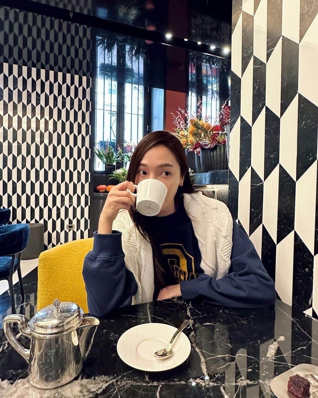 ジェシカ さんのインスタグラム写真 - (ジェシカ Instagram)「But first, coffee ☕️ - @mo_milan #ImAFan」11月11日 18時24分 - jessica.syj