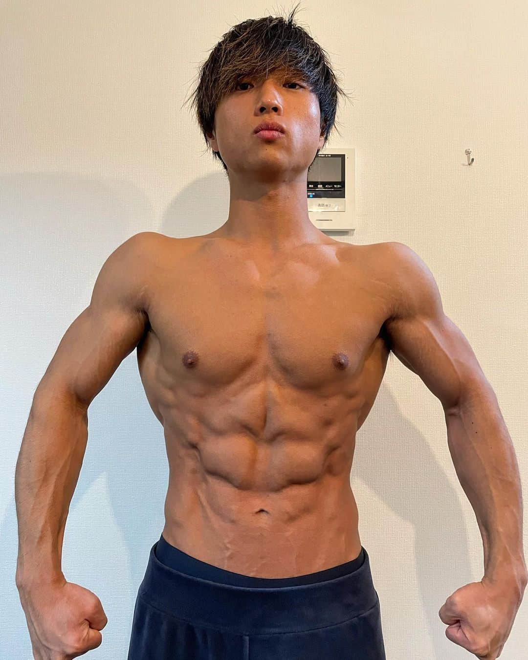 かわうちきっぺいのインスタグラム：「ボクシングのプロテストも1週間を切ってベスボ日本大会も2週間を切った。 やりきろう。」