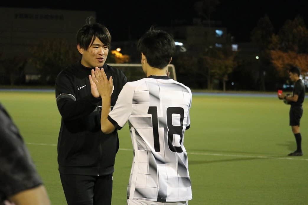 東京スポーツ・レクリエーション専門学校さんのインスタグラム写真 - (東京スポーツ・レクリエーション専門学校Instagram)「【男子サッカー部⚽️】  #東京23TSRFC #試合結果  🏆東京都社会人サッカーリーグ4部 最終戦 🗓11月6日(日) 17:30kickoff 🆚 KADATUAN KOFFIE ALBATZ FC 🏟 私学事業団総合運動場 陸上競技場 5-0 WIN!  ——————————————— 《NEXT》🔜 💪TRM 🗓11/20(日) 10:00kickoff 🆚江戸川大学フットボールクラブ 🏟フットボールフィールド柏 ———————————————  リーグ戦全日程終了❗️  6勝1敗の勝点18 得点38失点4  得失点差+34 の暫定首位でリーグ戦を終えました。 2位チームの結果次第で4部優勝🏆が決まります❗️ やれることはやったので良い結果を期待して待ちたいと思います😀  #サッカーといえばTSR #サッカーを続けるならTSR #サッカーを仕事にするならTSR #観る者の心を打つフットボール #東京都社会人サッカーリーグ4部  #東京都専門学校サッカー連盟 #目指せ日本一」11月11日 18時50分 - jikeitsr