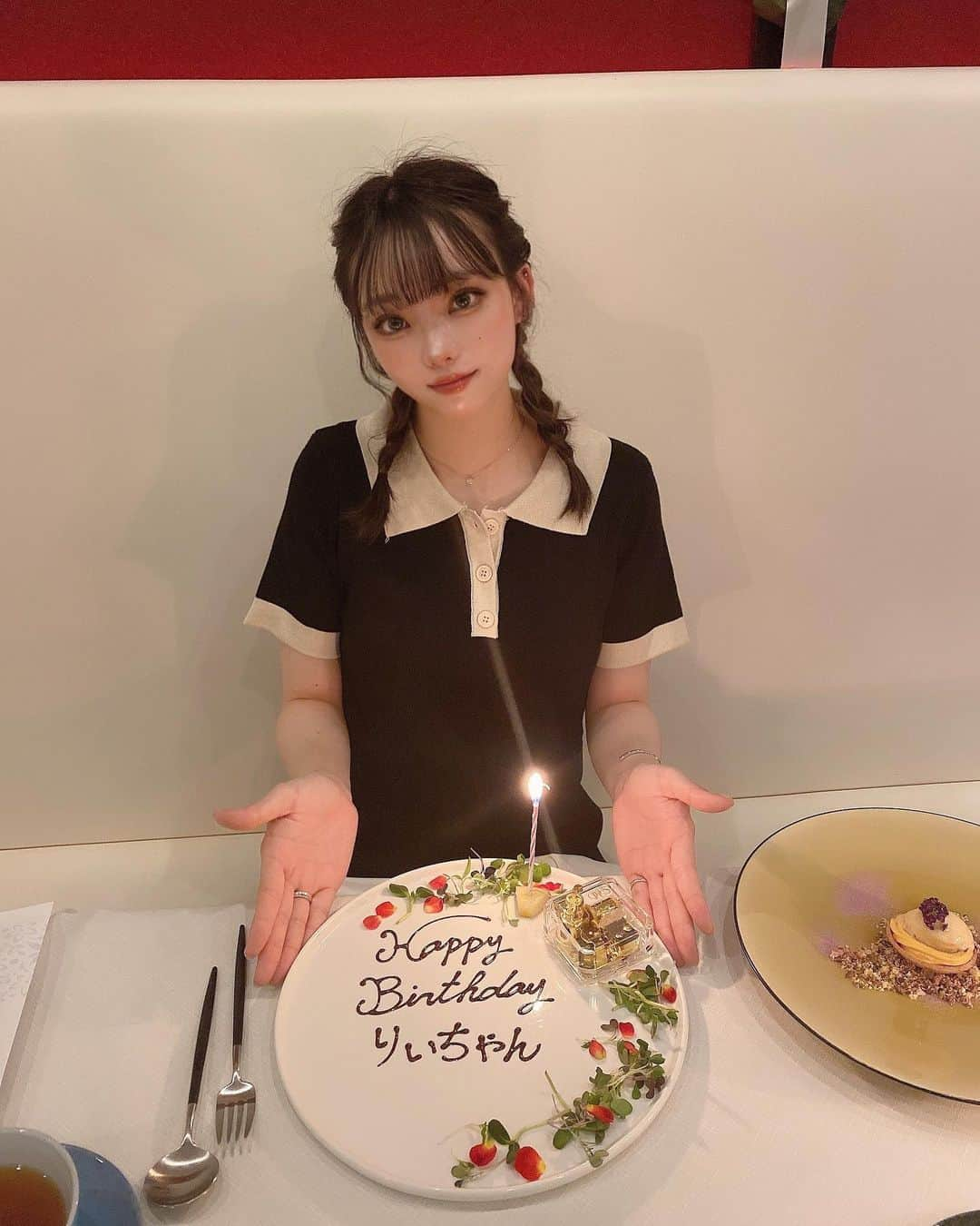 LILIKAさんのインスタグラム写真 - (LILIKAInstagram)「今年も幸せいっぱいの誕生日でした♛︎🤍⋆͛ みんなからの沢山のメッセージ毎年嬉しすぎて何回も見返しちゃう💭 22歳も幸せな年にします🙃⸜❤︎⸝‍」11月11日 19時19分 - _093024_