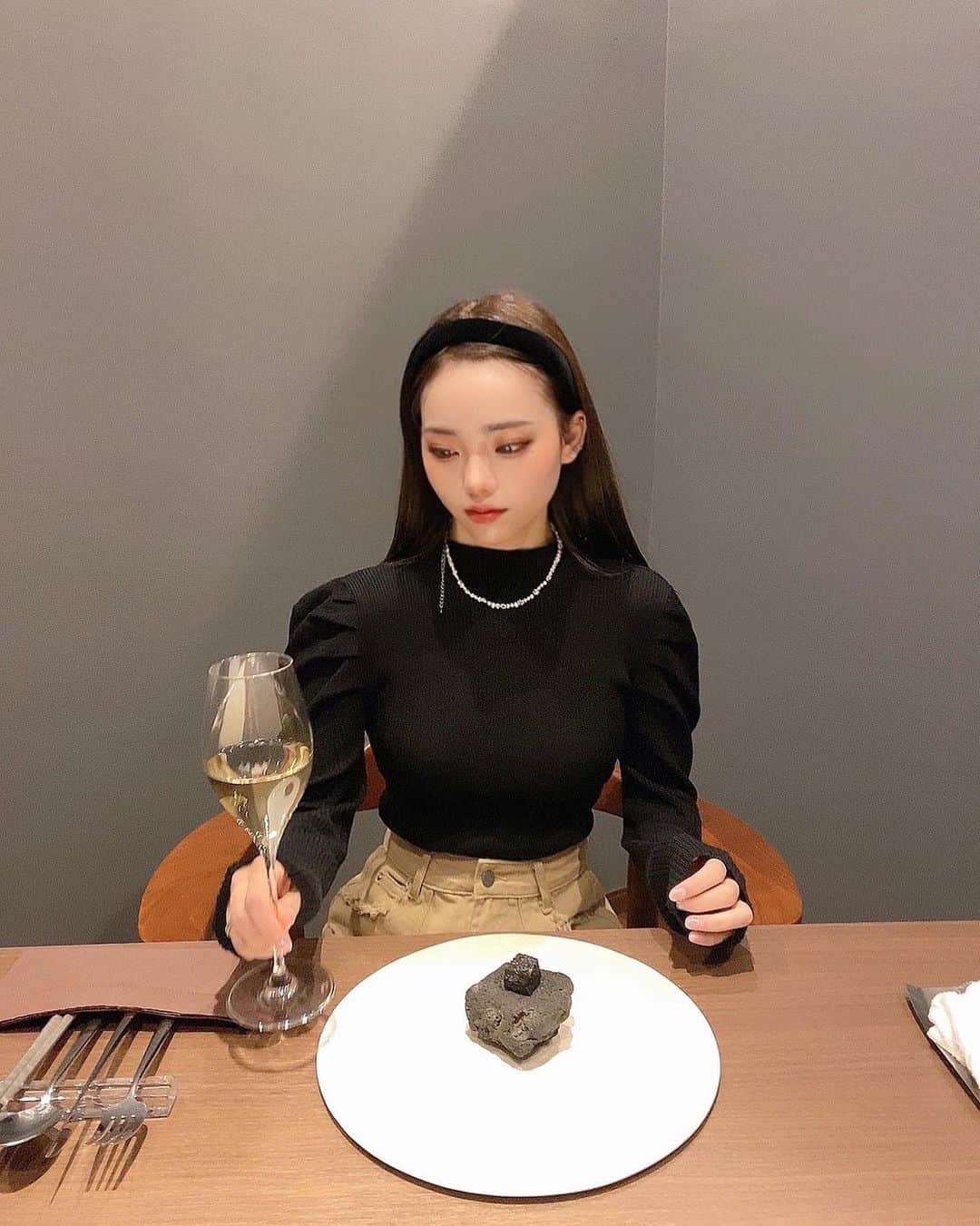 LILIKAさんのインスタグラム写真 - (LILIKAInstagram)「今年も幸せいっぱいの誕生日でした♛︎🤍⋆͛ みんなからの沢山のメッセージ毎年嬉しすぎて何回も見返しちゃう💭 22歳も幸せな年にします🙃⸜❤︎⸝‍」11月11日 19時19分 - _093024_