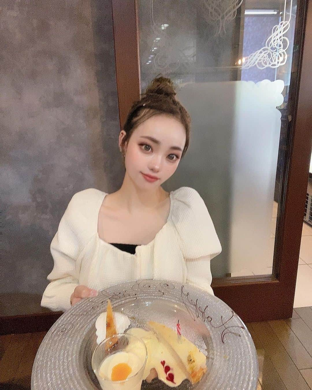 LILIKAさんのインスタグラム写真 - (LILIKAInstagram)「今年も幸せいっぱいの誕生日でした♛︎🤍⋆͛ みんなからの沢山のメッセージ毎年嬉しすぎて何回も見返しちゃう💭 22歳も幸せな年にします🙃⸜❤︎⸝‍」11月11日 19時19分 - _093024_