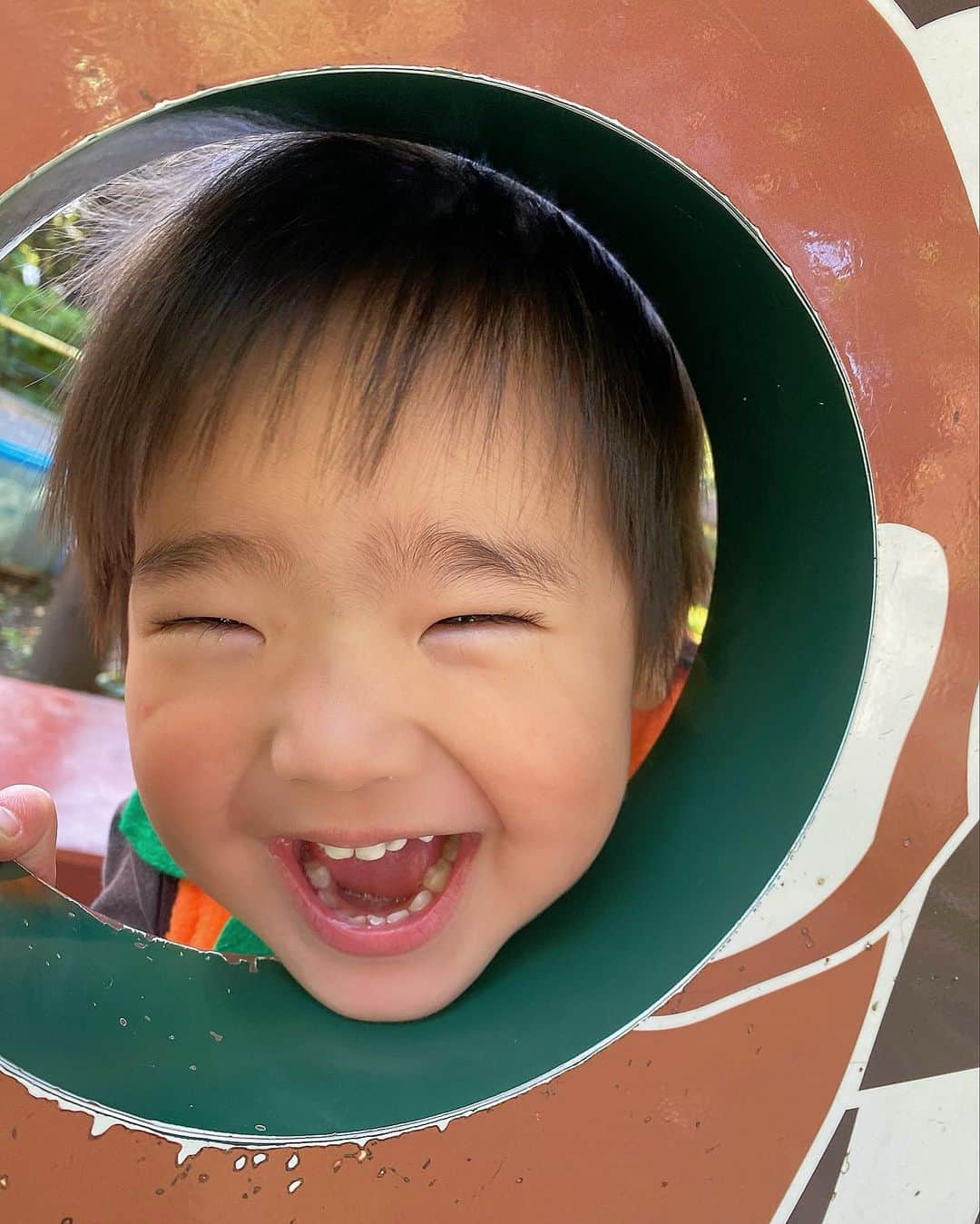 角田麻央さんのインスタグラム写真 - (角田麻央Instagram)「🎃🌺 今更感満載なハロウィン動物園🤍 動物、全然映ってない問題。笑笑 楽しければなんでもよいのよね🫶🏼 #愛息子 #2歳男の子 #守るべき笑顔 #2歳5ヶ月 #男の子ママ #裸足系2歳児😂」11月11日 19時35分 - maotsunoda888