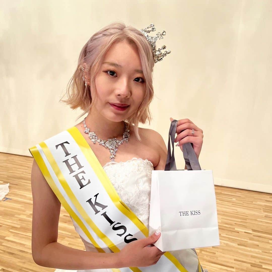 原口未帆さんのインスタグラム写真 - (原口未帆Instagram)「💍クライアント賞発表💍 本コンテストにご協賛いただいたクライアント賞・副賞を頂戴致しております。  🕊クライアント賞🕊  【ミスリゼの日賞】 No.2 富田萌さん @misstmu_2022no2   【ミスターリゼの日賞】 No.1 篠原大樹さん @mrtmu_2022no1   【JOBTV賞】 No.1 山平茉央さん @816my__   No.3 中村敬介さん @mrtmu_2022no3   【スマ留賞】 No.2 富田萌さん @misstmu_2022no2   No.1 篠原大樹さん @mrtmu_2022no1   【The kiss賞】 No.4 宮尾芽留さん @misstmu_2022no4   【東京ソワール賞】 No.4 宮尾芽留さん @misstmu_2022no4   特別な場にふさわしい安心と信頼のフォーマルウェアやコーディネート雑貨を豊富に取り揃えております。 結婚式、パーティー、クルージング、発表会など様々なオケージョンを演出するお店です。  【サンナホル賞】 No.1 山平茉央さん @816my__   No.2 藤井直之さん @mrtmu_2022no2   【中野製薬賞】 No.3 中村敬介さん @mrtmu_2022no3   【マンダム賞】 no.4 佐藤晃大さん @mrtmu_2022no4   【ウエニ貿易賞】 ファイナリスト全員  【ウテナ賞】 ファイナリスト全員  その他特別協賛として、リゼクリニック様よりミスターリゼの日賞、ミスリゼの日賞を頂戴致しました。  また、当日のアクセサリーはステラブライダル様(@stellabridal_official )より協賛して頂きました。 誠にありがとうございます。」11月11日 20時03分 - tmu_contest