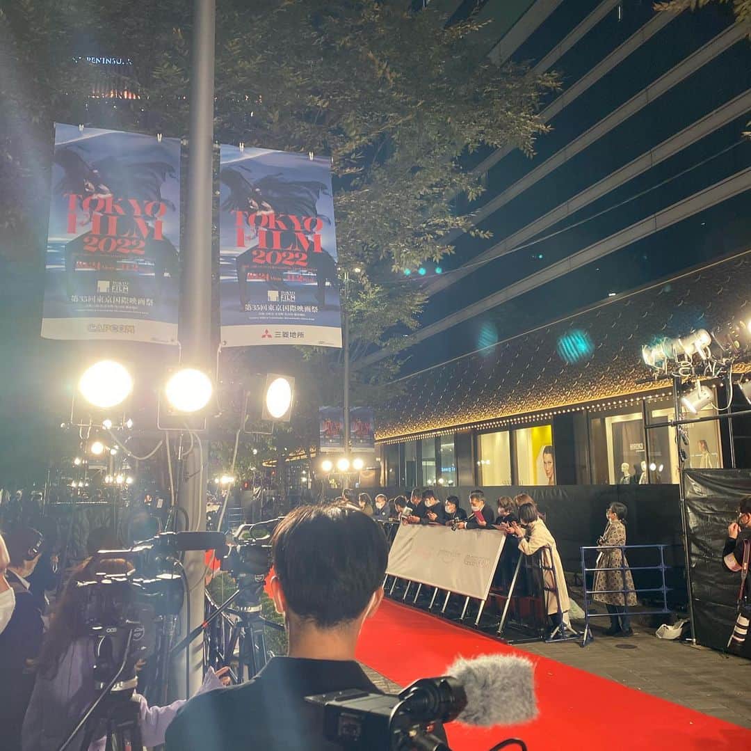 大谷咲子のインスタグラム：「本日のアニゲーイレブンで東京国際映画祭の様子が少し映ります✨ レッドカーペットの俳優さんたちを呼び止めてのインタビューは今までで一番緊張したかも…！！ #東京国際映画祭 #日比谷ミッドタウン」