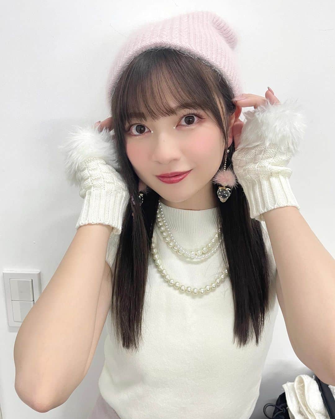 廣川奈々聖のインスタグラム：「そいえば最近フォロワーさん増えた🐰🫶🏻🎀 ⁡ 早く5万人いきたいな〜〜 ^..^♡ ⁡ ⁡ #thanksyou ⁡#일본인 #japanesegirl #팔로우미스카이스캐너 #instagood」