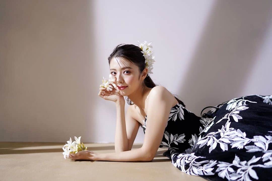 鈴木ゆうかのインスタグラム：「.  i.e. IN ESSENCE 2nd Collection  今回もモデルを務めさせていただきました！ ぜひご覧ください♡  #INESSENCE #ベルクラシック」