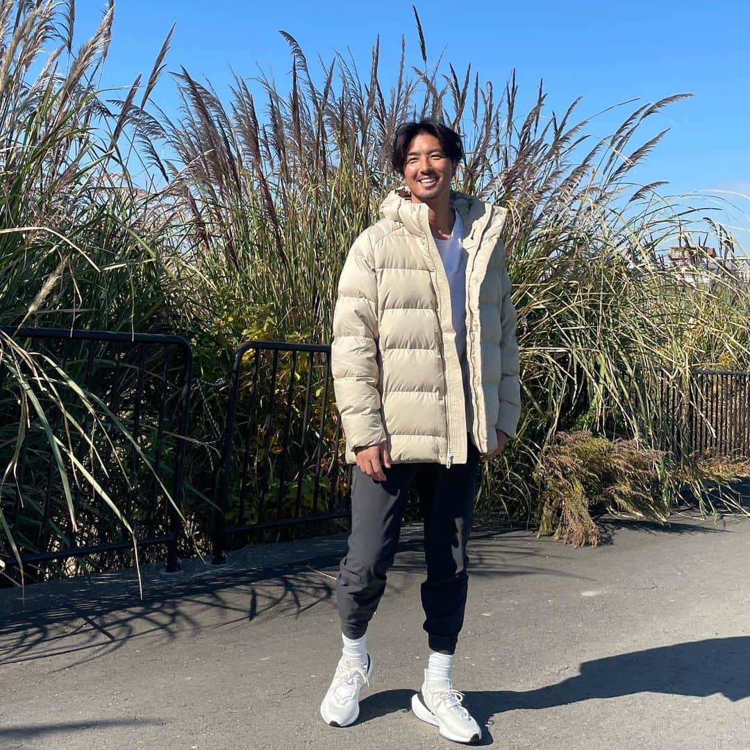 萩原章太のインスタグラム：「今日は朝からランニングしたよ🏃🏽‍♂️🌾 朝の澄んだ空気は気持ちいいね☀️ #ルルレモン#lululemon #ootd #outfit #running #sports #モデル#フリーモデル#スポーツモデル」