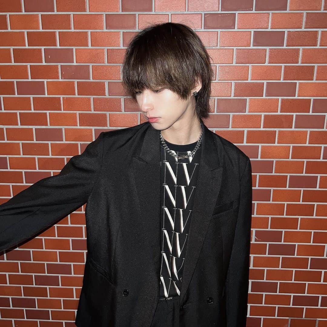 鹿島尚貴のインスタグラム：「横顔が良いらしい」