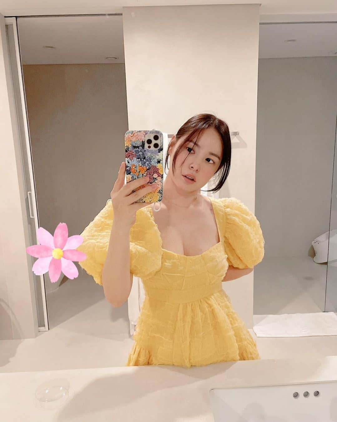 ミン・ヒョリンのインスタグラム：「이건 언제? 🙃」
