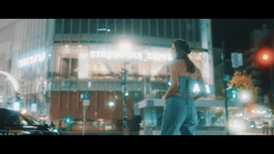 NAUGHTY BO-Zのインスタグラム：「MAY'Sの新曲「One More Dance」のMVが公開になったよ。  前の投稿でも書いたけど、色々な想いを詰め込みすぎて、過去イチ説明が難しい楽曲。でも映像と共に観てもらえると世界観や空気感もより伝わる気がする。  字幕をONにすると歌詞が表示されるようにしたよ。  撮影ロケ地は全編渋谷で、世界観にちなんで思い出の地を巡ったりして。  20周年ソングにふさわしい一曲になったと思います。  たくさん観て聴いてね。  @mays_maiko @mays_nbz  Special Thanks: @forwan_akira   #MAYS #OneMoreDance #90sRnB #MV #MusicVideo #渋谷 #自ら撮って編集するトラックメイカー」