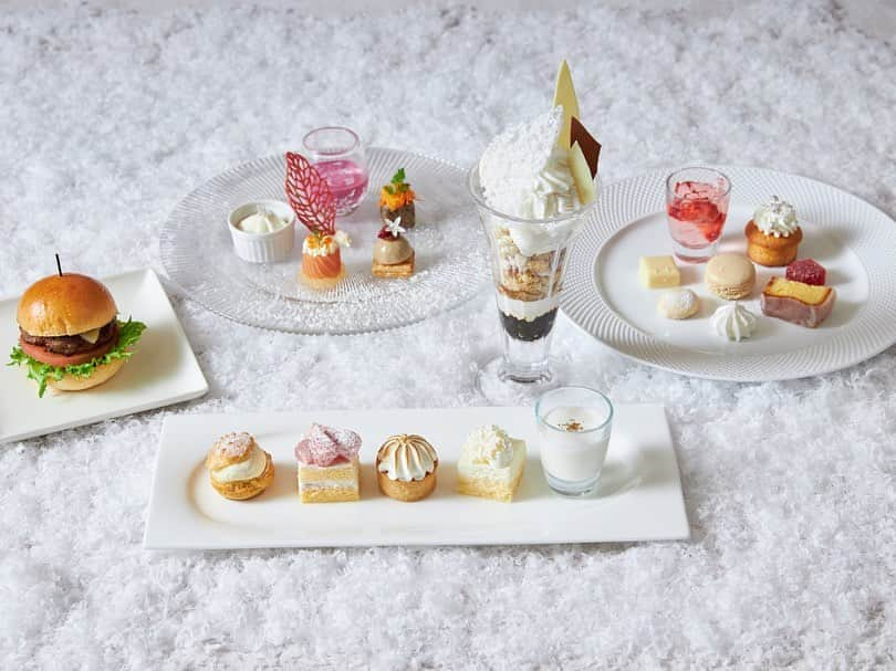 Table 9 TOKYO さんのインスタグラム写真 - (Table 9 TOKYO Instagram)「12月1日(木)より❄️ 【Pure White Sweets Fromage】  きらめく雪をイメージし、濃厚なチーズなどを使用したアフタヌーンティースイーツコース。  冬にぴったりな濃厚な味わいのスイーツを東京の景色を一望できる、ホテル最上階のラウンジでお楽しみください。  #東京アフタヌーンティー　#アフタヌーンティー　#アフタヌーンティー巡り　#アフタヌーン好き　#アフタヌーン部　#ご褒美スイーツ　#モンブラン好き　#パフェ活　#パフェスタグラム　#品川プリンスホテル　#品川　#東京スイーツ　#品川スイーツ　#東京スイーツ巡り　#ホテルスイーツ　#スイーツコース　#ヌン活　#東京デート　#品川デート　#東京観光」11月11日 21時57分 - table9tokyo