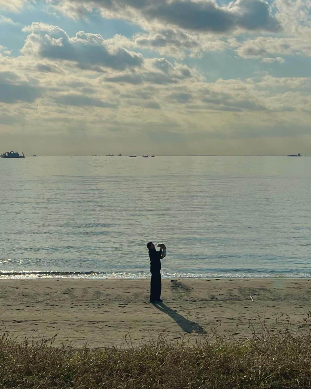 上杉柊平のインスタグラム：「Have a safe journey Latte☺️」