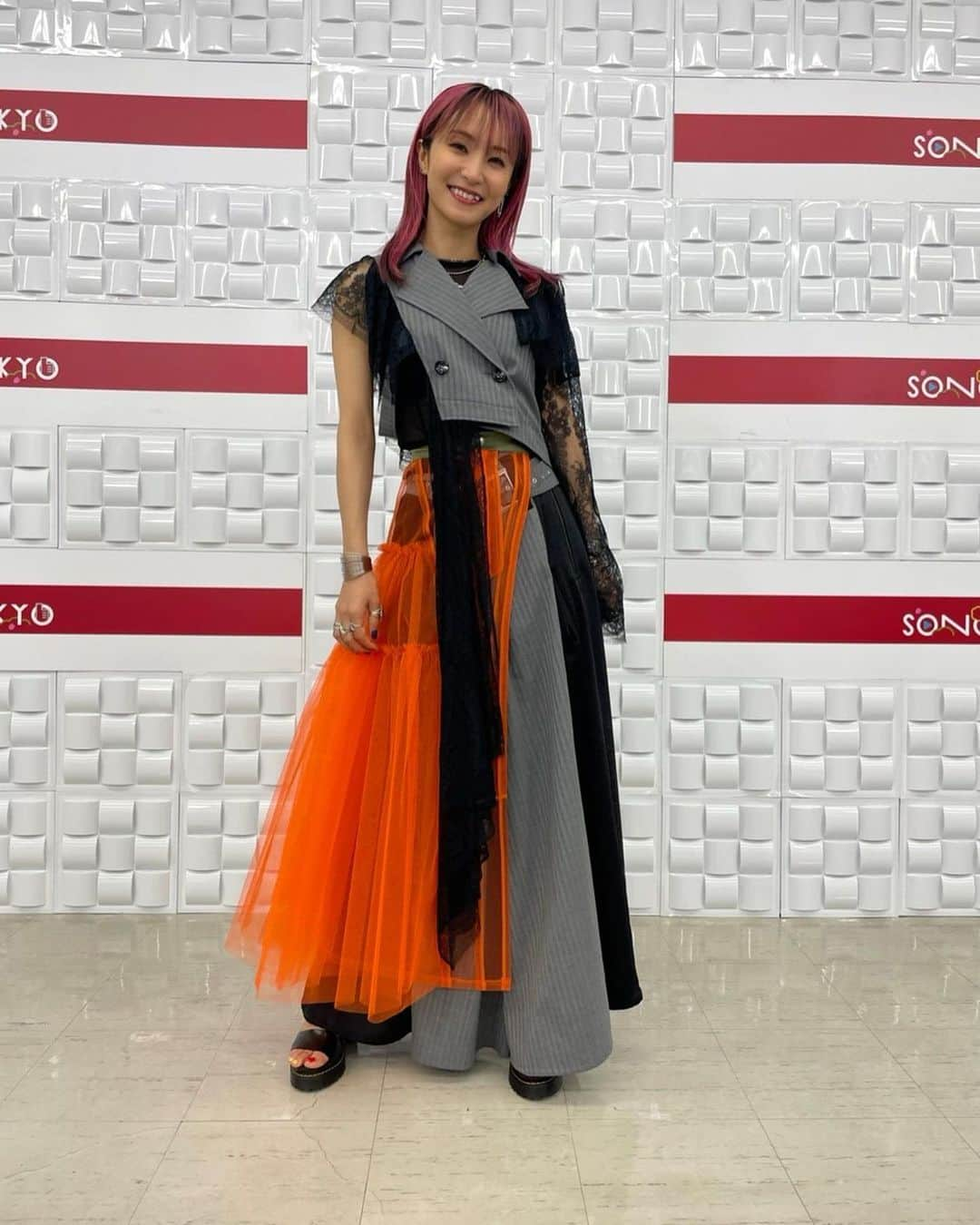 LiSAさんのインスタグラム写真 - (LiSAInstagram)「NHK ワールド JAPAN  #SONGSOFTOKYO 放送第一回目、ありがとうございました📺  私LiSAは11/16 NEW ALBUM #LANDER に収録される #sao_anime 「往け」#鬼滅の刃「明け星」の2曲をお届けしました🌠🏃‍♀️  この後16:10～、21:10～、翌日3:10～、後3回もお届けいただきます！😳😳😳 今度こそお見逃しなく〜🤗🤗💗  https://www.nhk.or.jp/songsoftokyo/06/ja/」11月12日 10時21分 - xlisa_olivex