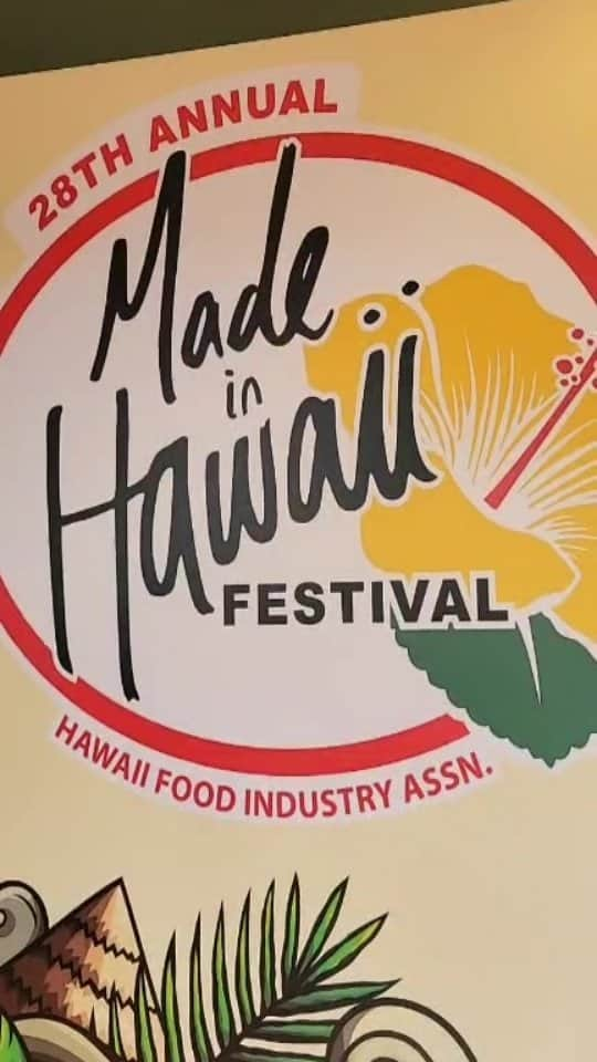 Instagenic Hawaiiのインスタグラム：「Aloha! アラモアナセンターで 開催されている第28回メイドインハワイ・フェスティバル @madeinhi の会場から最新の商品などを紹介するインスタライブを開催しました！プレゼントキャンペーンも実施中ですので是非皆さまの感想をコメントしてくださいね！   【プレゼントキャンペーン概要】   開催期間： 2022年11月12日（土）午前10時〜2022年11月19日（土）午後11時59分まで   参加方法： 1.ハワイ州観光局（@gohawaii_jp）の公式Instagramをフォロー 2. インスタライブ後のアーカイブ動画に感想をコメントする   当選発表： 当選者にはハワイ州観光局よりInstagramのDM（ダイレクトメッセージ）にて通知します。   賞品： メイドインハワイ・フェスティバルで展示販売されている商品の中から厳選した商品を抽選で10名様にプレゼントします。   皆さまのご参加お待ちしております！   #メイドインハワイ #madeinhawaii #メイドインハワイフェスティバル #madeinhawaiifestival #ハワイ #ハワイイベント #ハワイ情報 #ハワイ産」