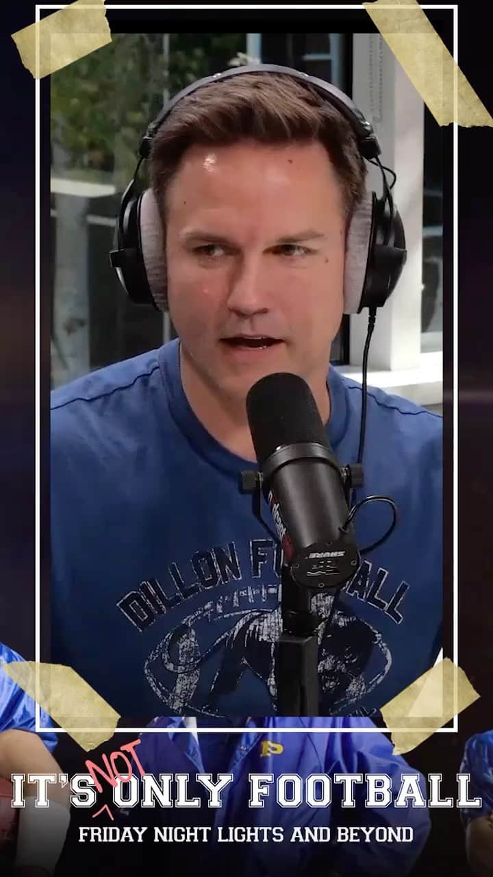 メイ・ホイットマンのインスタグラム：「looooord I’m pathetic but hey at least we’re in it together amiright guyz!….. guyz?  Go check our podcast It’s Not Only Football wheremever you get your podcasts to support Me during this difficult time thank you」