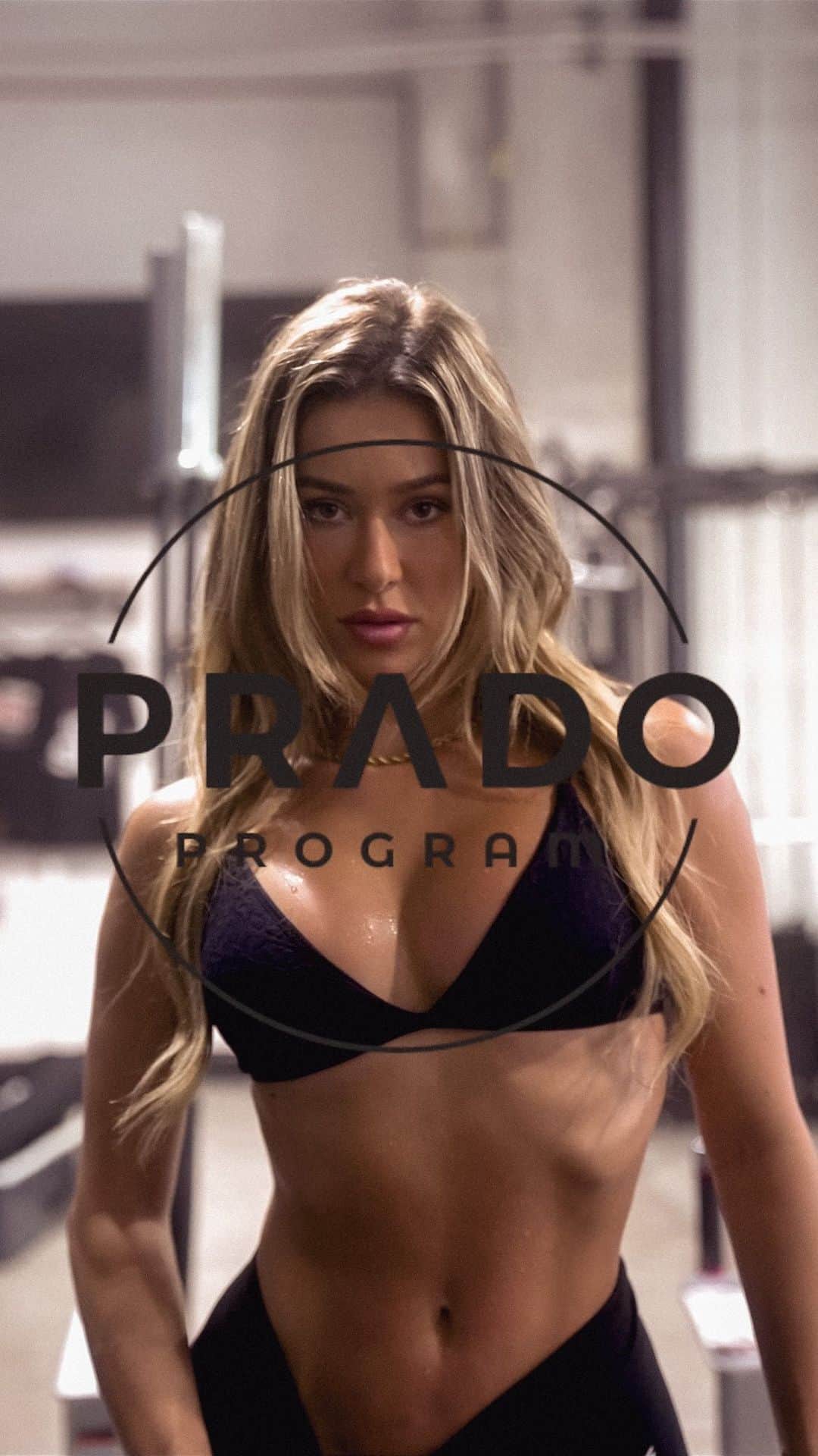 Cindy Pradoのインスタグラム：「@PRADOPROGRAM - 2023 is less than 2 months away! Are you waiting for the new year to work on yourself? Or are you starting 2023 already proud and improved? Join @pradoprogram for fully customized workout and meal plans tailored around you and your individual goals. Would love to have you as part of my community and for all of us to grow together. See you there ❤️ getstarted.Prado.fit」