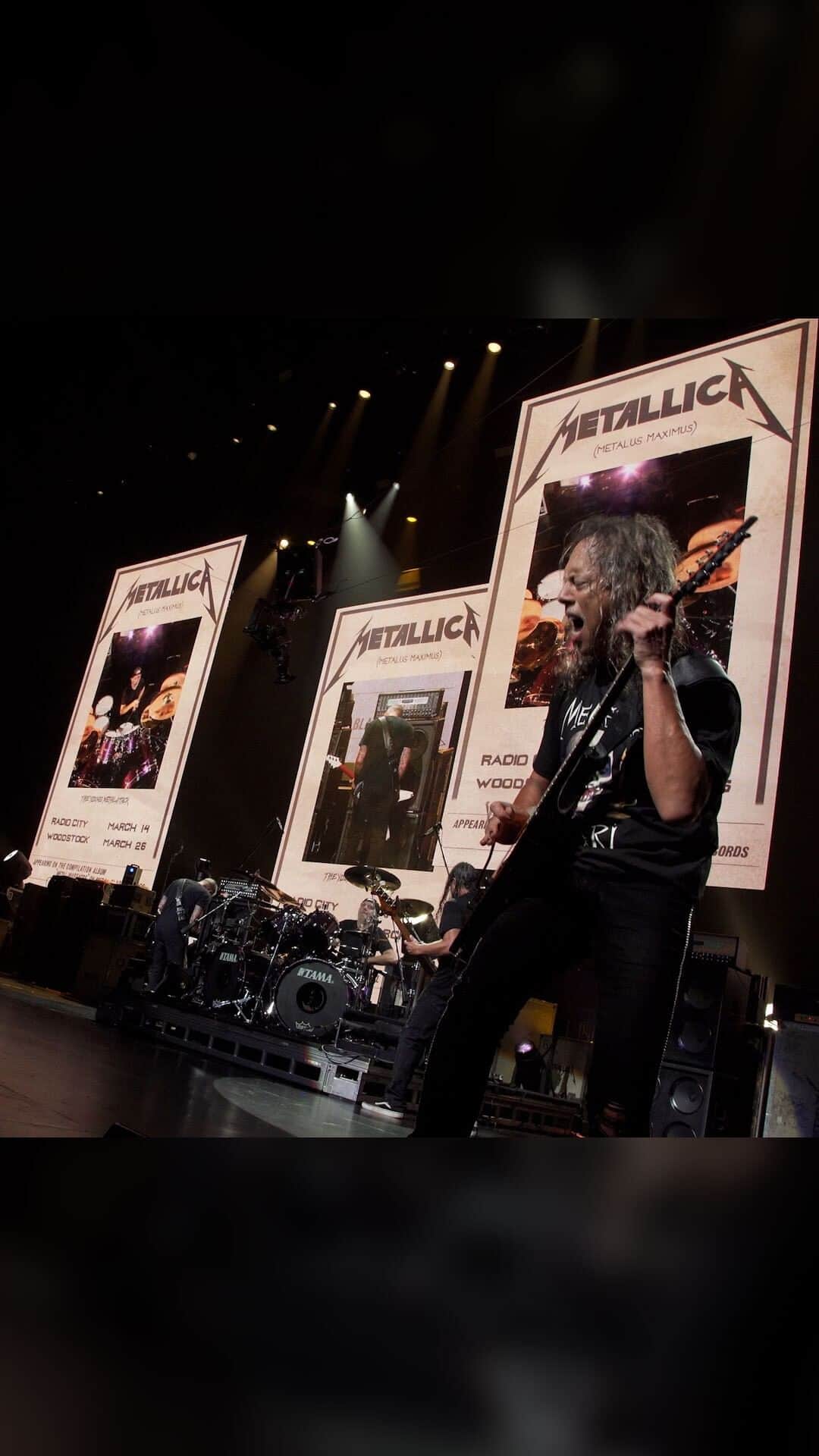 メタリカのインスタグラム：「Digging deep into the catalog during last weekend’s celebration of Jonny & Marsha Z…  ⚡ Full vid on YouTube! ⚡  #Metallica #MetOnTour #MetAtHardRockHolly」