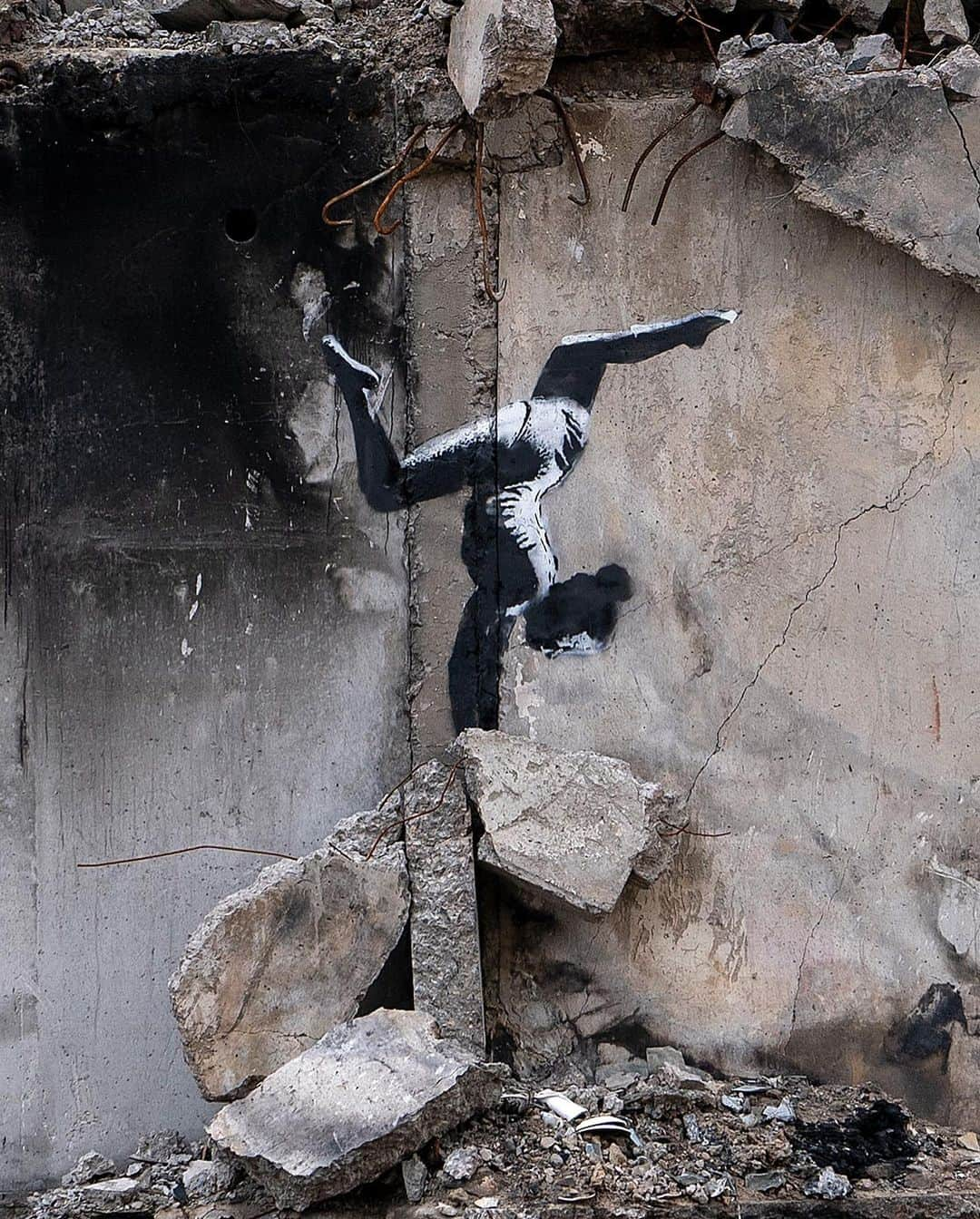 バンクシーさんのインスタグラム写真 - (バンクシーInstagram)「. Borodyanka, Ukraine」11月12日 5時57分 - banksy