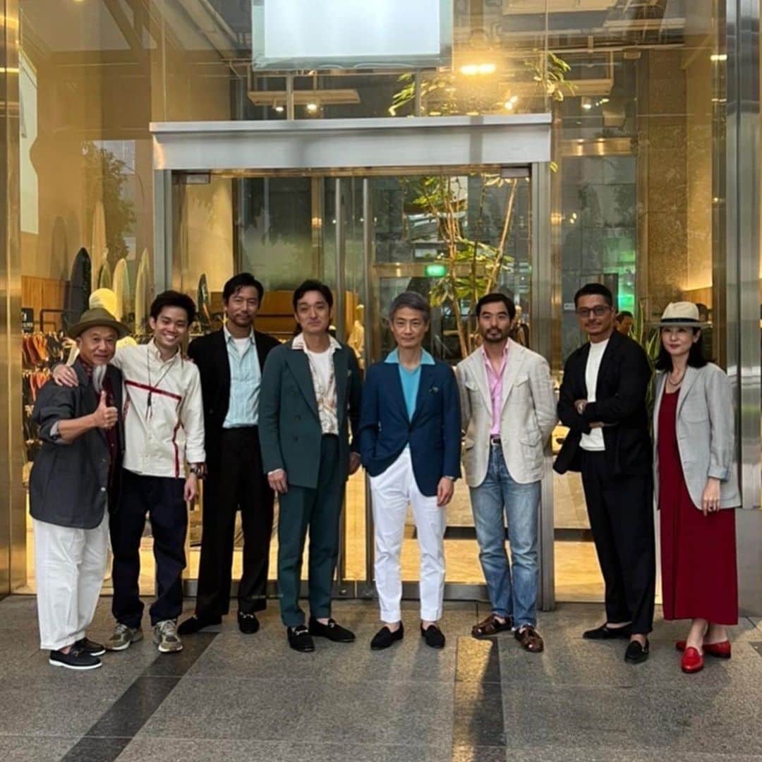 高田朋佳のインスタグラム：「Finally I went to Singapore again!!  Pre Covid life is back in Singapore and people can live without masks.  I was very happy to be able to gather in many friends, and above all, to be able to see everyone's expressions!!  Thank you Singapore friends for the wonderful time!! ︎  #asianvibes #tropical #colonyclothing」