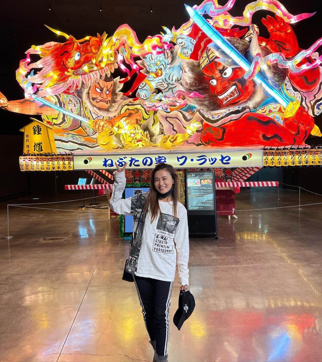 小島瑠璃子のインスタグラム：「㊗️ 初青森✨ ワ・ラッセのねぶためちゃくちゃ素敵🥺 #まだ中国には行ってません。」