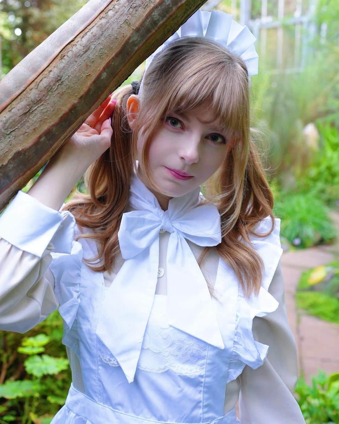 Ella Freyaのインスタグラム：「Can I join you on your walk, master? ご主人様、お散歩にご一緒してもよろしいでしょうか？」