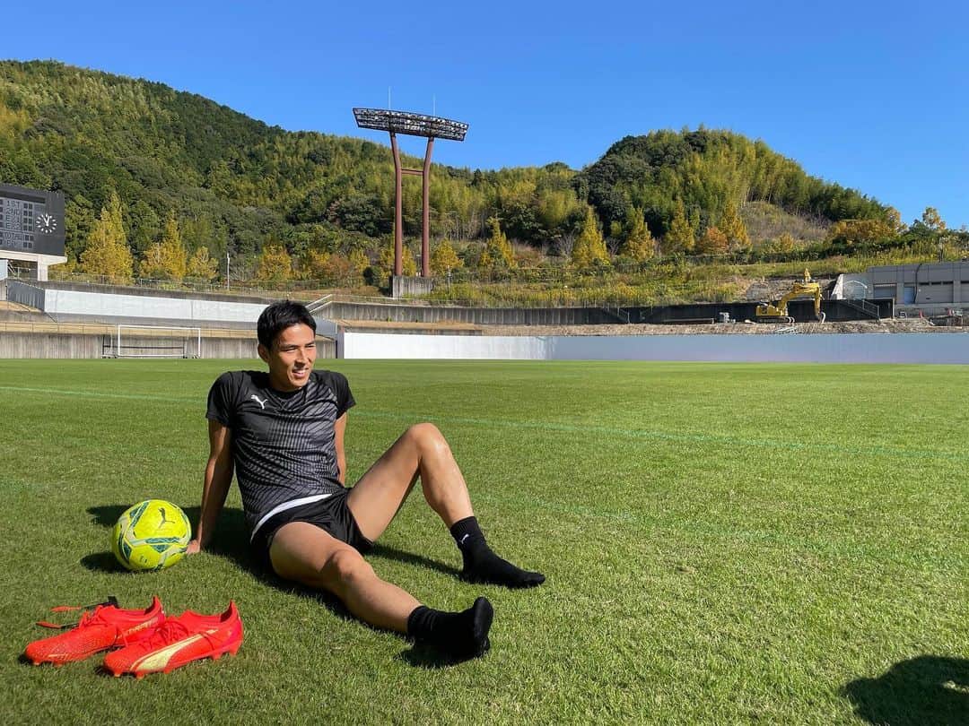 長谷部誠のインスタグラム：「*** Training ⚽️☀️ #pumafootball  #上達加速術  @pumafootball_jp」
