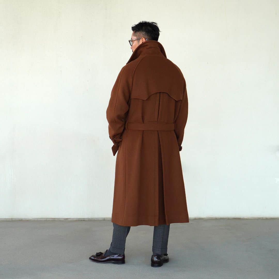 高田朋佳さんのインスタグラム写真 - (高田朋佳Instagram)「My favorite coat.  #lafavola #wearlness #berwich #vandori #alden #winterstyle #outerstyle #dapperoutfits」11月12日 19時50分 - tomoyoshi_takada