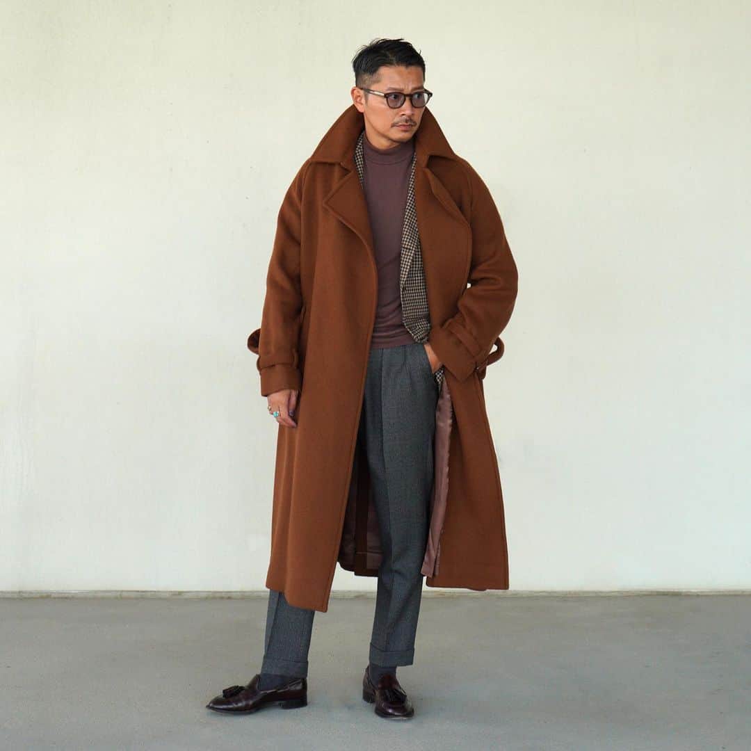 高田朋佳のインスタグラム：「My favorite coat.  #lafavola #wearlness #berwich #vandori #alden #winterstyle #outerstyle #dapperoutfits」