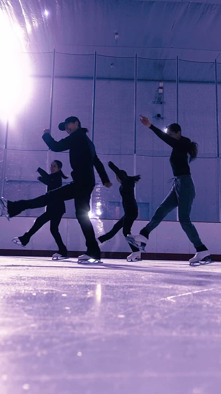 浅田舞のインスタグラム：「𝑫𝒂𝒏𝒄𝒊𝒏𝒈 𝒐𝒏 𝒊𝒄𝒆⛸♬☃️ ⁡ 🤣🤣🤣🤣👍👍👍👍𝑴𝒂𝒌𝒊𝒏𝒈🎥🤍 ⁡ ❤️𝑴𝒂𝒐❤️ 💜𝒀𝒖𝒓𝒂💜 🧡𝑴𝒊𝒌𝒖🧡 ⁡ 笑いが止まりませんでした!🤣🤍完成形は１つ前の𝒑𝒐𝒔𝒕を𝒄𝒉𝒆𝒄𝒌してね🤍 ⁡ #iceeating #iceskate #rell #dance #dancechallenge #dancelife #instagood #instagram #insta #フィギュアスケート #ダンス  ⁡」