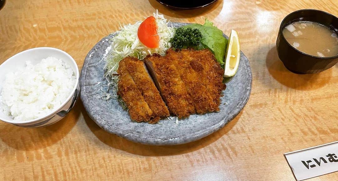 のインスタグラム：「とん👊🏻かつ👊🏻  #とんかつ」