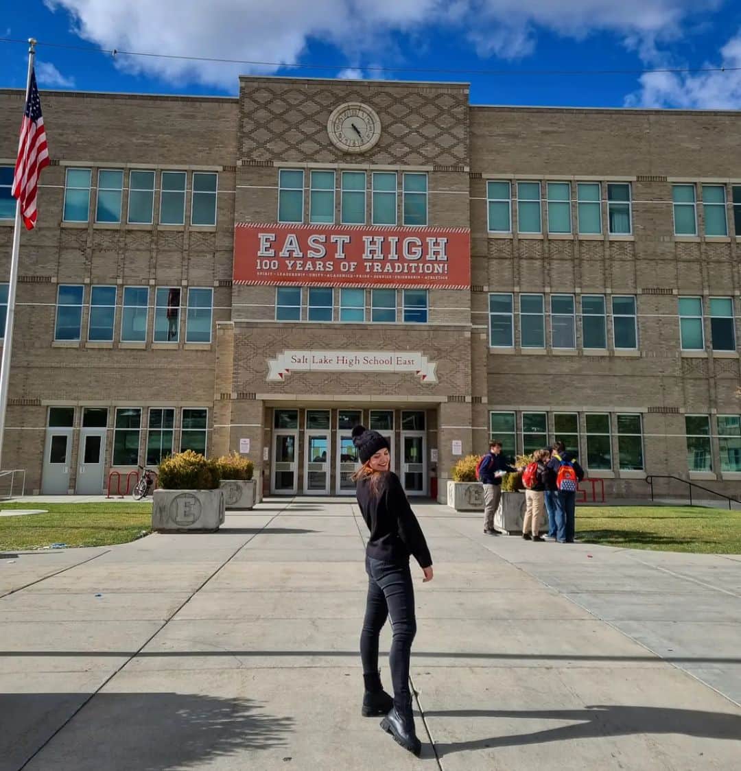 のインスタグラム：「Something like we all in this together, or whatever 😅 . . . . #easthighschool #saltlakecity #utah #travels #tourlife #unitedstates #highschool #highschoolmusical」