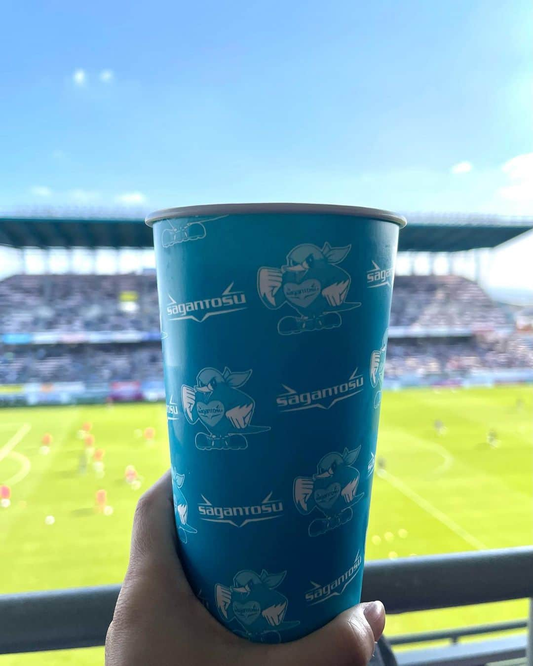 峰麻美のインスタグラム：「今年もなんだかんだで飲んだよね🍺⚽️ 来年はどこで飲めるかな？  #soccer #football  #futbol #jleague #ilovebeer  #ビール党 #ビール部 #ビールクズ #ビール好き女子  #居酒屋すたじあむ」